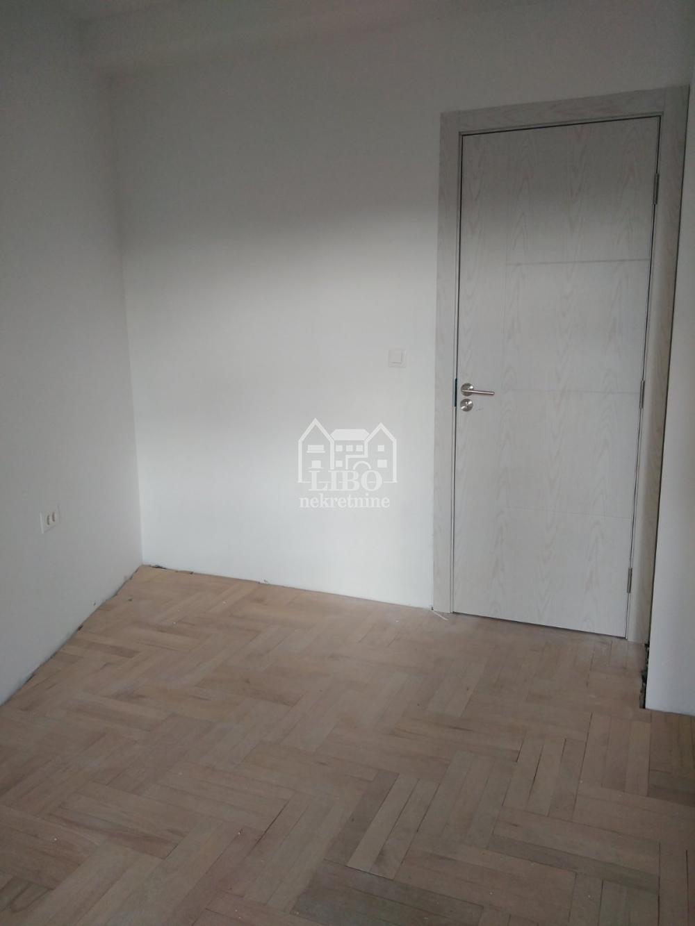 Nov stan P=80m2 Penthaus-centar ID#2165